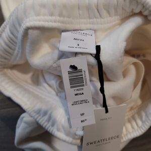 Aritzia Sweatfleece Mega Cargo Joggers